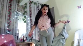 Teasers 'n' Totes Raw 18YO Cutie Drops Her Pants for Cam-Only Peep Show!