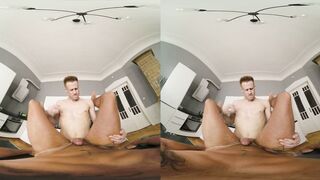 Steamy virtual reality: A hot and messy kitchen sex with a teen in a virtual world