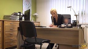 Juicy MILF gets fucked by guy who changes money for sex