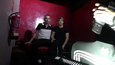 WEVBCAM BAREBACK WITH BADBOY FICKING GAY IN BACKROOM