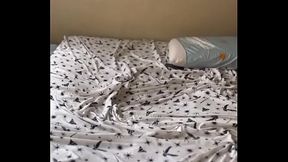 Lucas est&aacute_ maravilhoso com o pau deslizando para dentro e para fora da bunda gorda de Raphael.