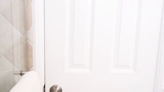 Blondie Bombshell Aaliyha Love Sucks Big Dick In Point Of View