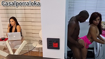 essa subrinha nao tem jeito mesmo sempre dando emcima do seu tiu escondido, mas dessa vez foi pega em flagrante e sua tia nao a perduou mandou botar no cuzinho dela