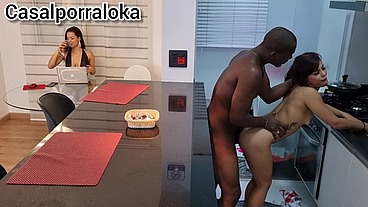 essa subrinha nao tem jeito mesmo sempre dando emcima do seu tiu escondido, mas dessa vez foi pega em flagrante e sua tia nao a perduou mandou botar no cuzinho dela