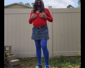 Gay cd outdoors. I cum in my pantyhose outfit.