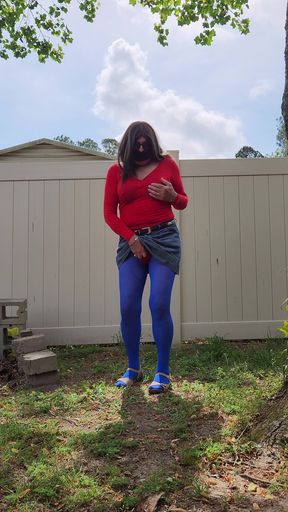 Gay cd outdoors. I cum in my pantyhose outfit.