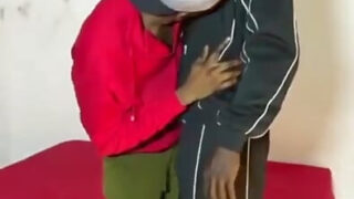 Fellatio, czarny, fellatio, goły tyłek, amatorskie fellatio, kutasy, tatuś – domowy klip amatorów z wielkim czarnym kutasem wydymanym w dupę