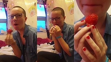 Sexy strawberry eating ;) I'd just got to Willow's after a shoot (hence the make-up, nails, and no collar!) and we were chill...