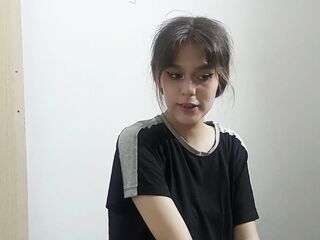My stepsister arrives and I wanted to talk to her to fuck her hard until I cum in her