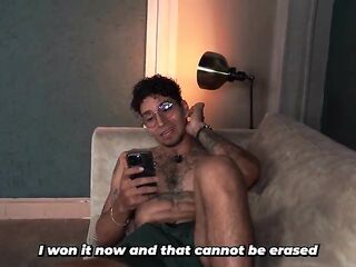 Stepbrother inadvertently shows his cock to his stepsister