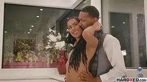 Ebony Babe Introduces Her Pussy To The New Bbc Neighbor