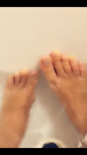 Join My Fan Club on Faphouse if You Like My Wet Feet and Toes