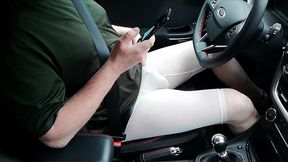 sexy durchsichtige weisse short beim autofahren