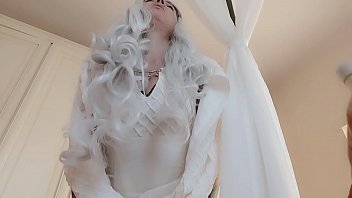 Daenerys Targaryen is gorgeous but makes huge farts