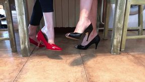 FOOT STEPPING FIGHT TWO GIRLS IN HIGH HEELS - MP4 HD