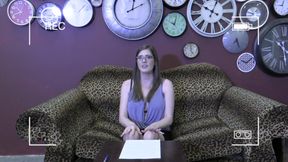 Alexis Abbey in Sordid Crime Stories: Podcaster in Peril! (PERILOUSLY DISCOUNTED) (4K)