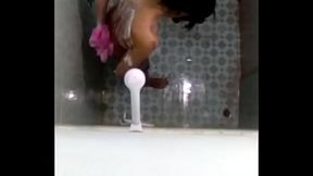 แอบถ่ายสาวสวยอาบน้ําล้างหี