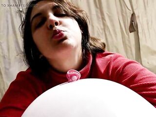 Looning Outdoors with 36inch Large Balloons - Bunny Looner