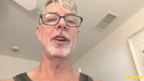 Silver daddy Richard Lennox teases his thick cock in solo cocksucking session