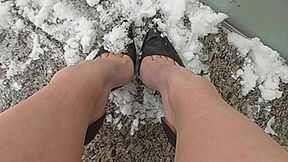 MY HIGH HEELS IN THE SNOW!AVI