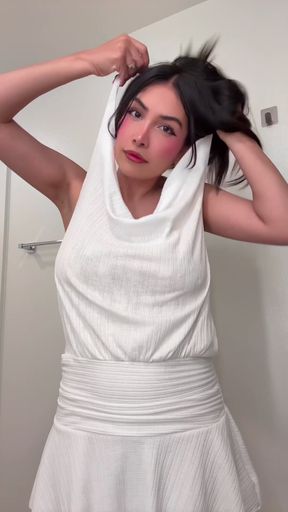 Amateur onlyfan displays her amazing tits