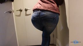 Indian Girl Piss Desperation in Jeans