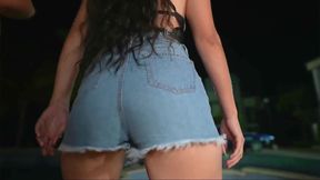 Brunette fulfills dream of having blonde suck her pussy