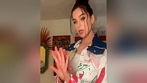 Hailee Steinfeld - Fabulous Adult Movie Milf Hot Just For You