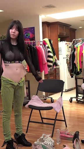 Bts - Leda Elizabeth Charms the Lens with Her Curvy, Sexy Figure!