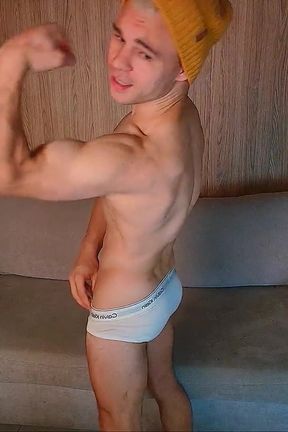 Flex! Showing off My Perfect Body!