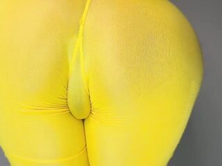 ⭐️ PAWG Plugged Twerkin' & Peeing in Yellow Yoga Pants ⭐️