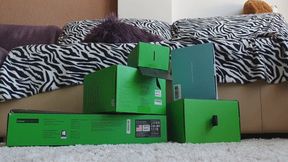 Cardboard Boxes Crush in High Heels WMV