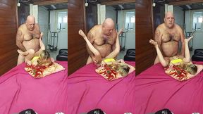 novinha gosta de transar dia todo com o velho bom de cama