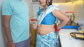 Sperm Donate- Neighbor aunty took out sperm from my Lund in a box for her daughter-in-law, She gave me sexy Blowjob in Saree.