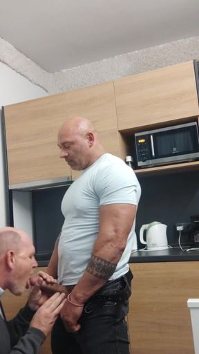 Bodybuilder Friend Mr Guru Get Sucked off Again Dexterxxl