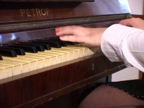 Lei Suona Il Piano E Lui... La Tromba