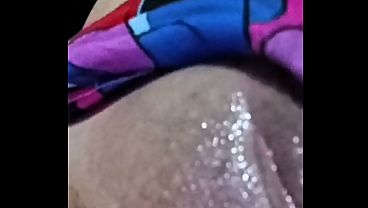 Me encanta ver series con mi padrastro, &iquest_puedo recostarme en tu regazo?
