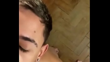 O NOVINHO SENTIU A PIROCA GROSSA DO PRETINHO