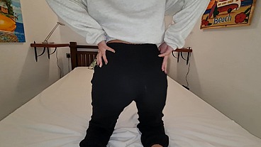 SHE ASKS ME TO PUT A FINGER UP HER ASS AND I END UP FUCKING