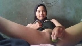Solo babe jerks off with ABG Colmek