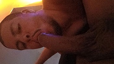 O boy engoliu a pica do macho hetero