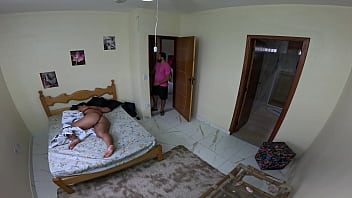 Amigo da On&ccedil_a: Gozando na Buceta da Esposa do Melhor Amigo em Hostel!