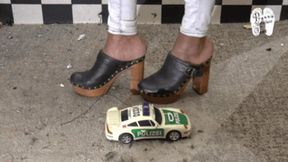 RC-Car under hard wooden Clog