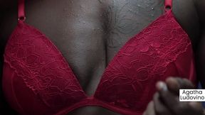nao a nada mais delicioso do que fernanda chocolatte passando oleo pelo corpo e se masturbando ate gozar horrores