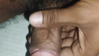 Domowy film o młodym indyjskim trans-geju ruchającym się w dupę