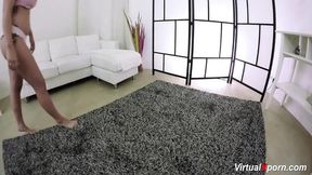 Lucia Fernandez livecam: Girl does splits and wanks herself