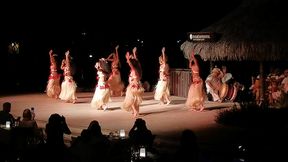 c est juste magnifique et envoutant, n est-ce pas ? tahiti dance tamure