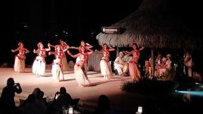 c est juste magnifique et envoutant, n est-ce pas ? tahiti dance tamure