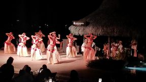 c est juste magnifique et envoutant, n est-ce pas ? tahiti dance tamure