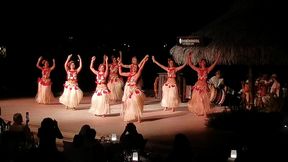 c est juste magnifique et envoutant, n est-ce pas ? tahiti dance tamure